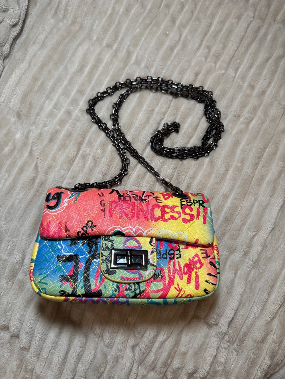 Colorful Graffiti Chain Crossbody Bag - Pink/Yellow/Blue